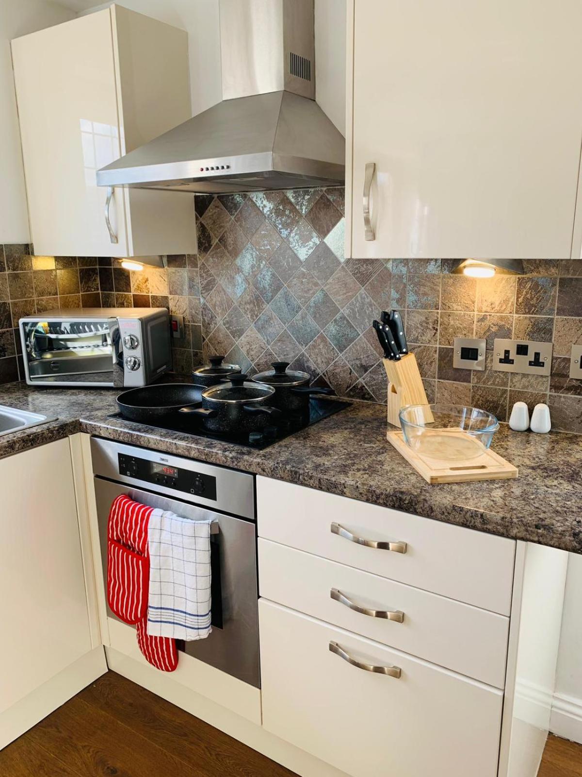 3Br House Ossett-Wakefield, Free Parking 3 Cars Wi Fi Long Stays Exterior foto